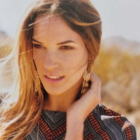 Stella & Dot | Exotically Gorgeous WHITE GOLD Vintage Retired Tigress Ea… - Picture 6 of 11